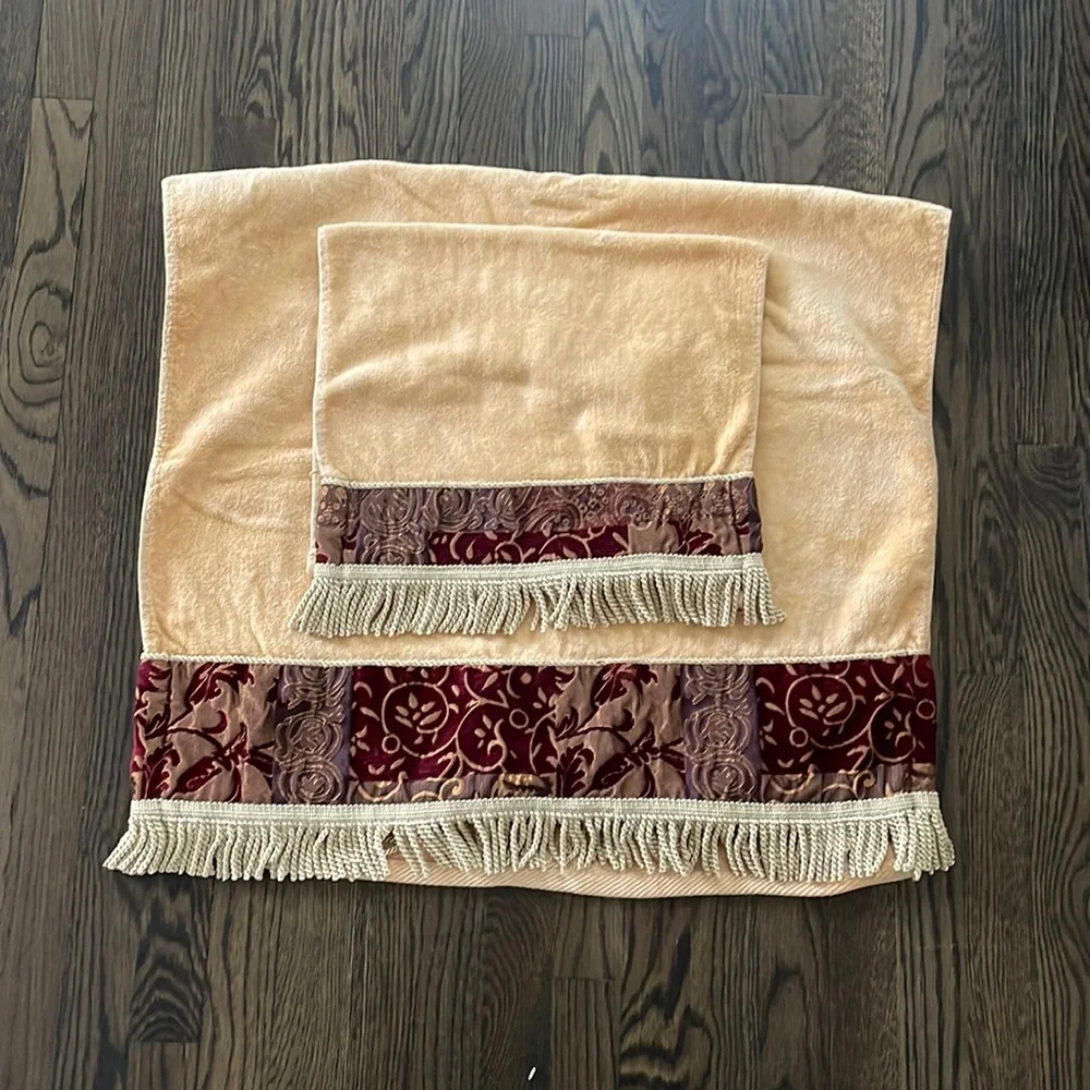 Croscill matching decorative towels